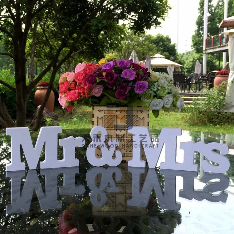 Coated White Decorative Wooden Letters Mr.& Mrs.15*8cm Large MDF Wood for Wedding Decoration Sign