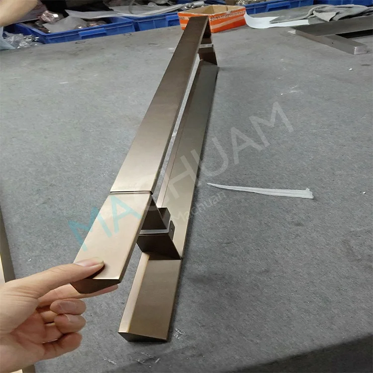 Factory directly sell Stainless Steel Titanium Door Pull Handles Wooden Door Push Pull Handle Big Main Door Handle For Hotel