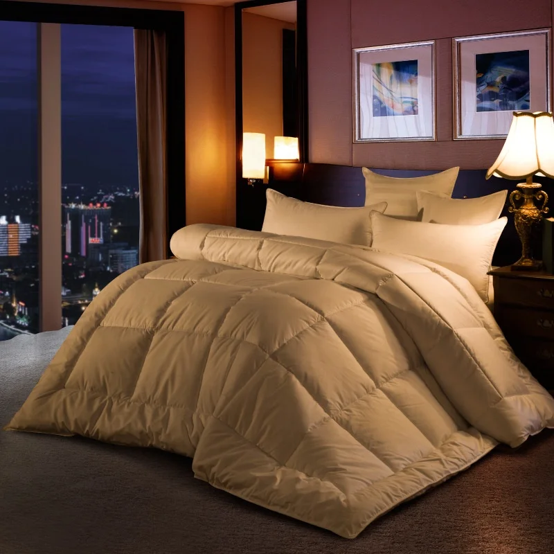 Chinese Factory Custom Logo King Size Duvet 100% Cotton Fabric Cozy Comforter Thick Quilt Five Star Hotel Duvet