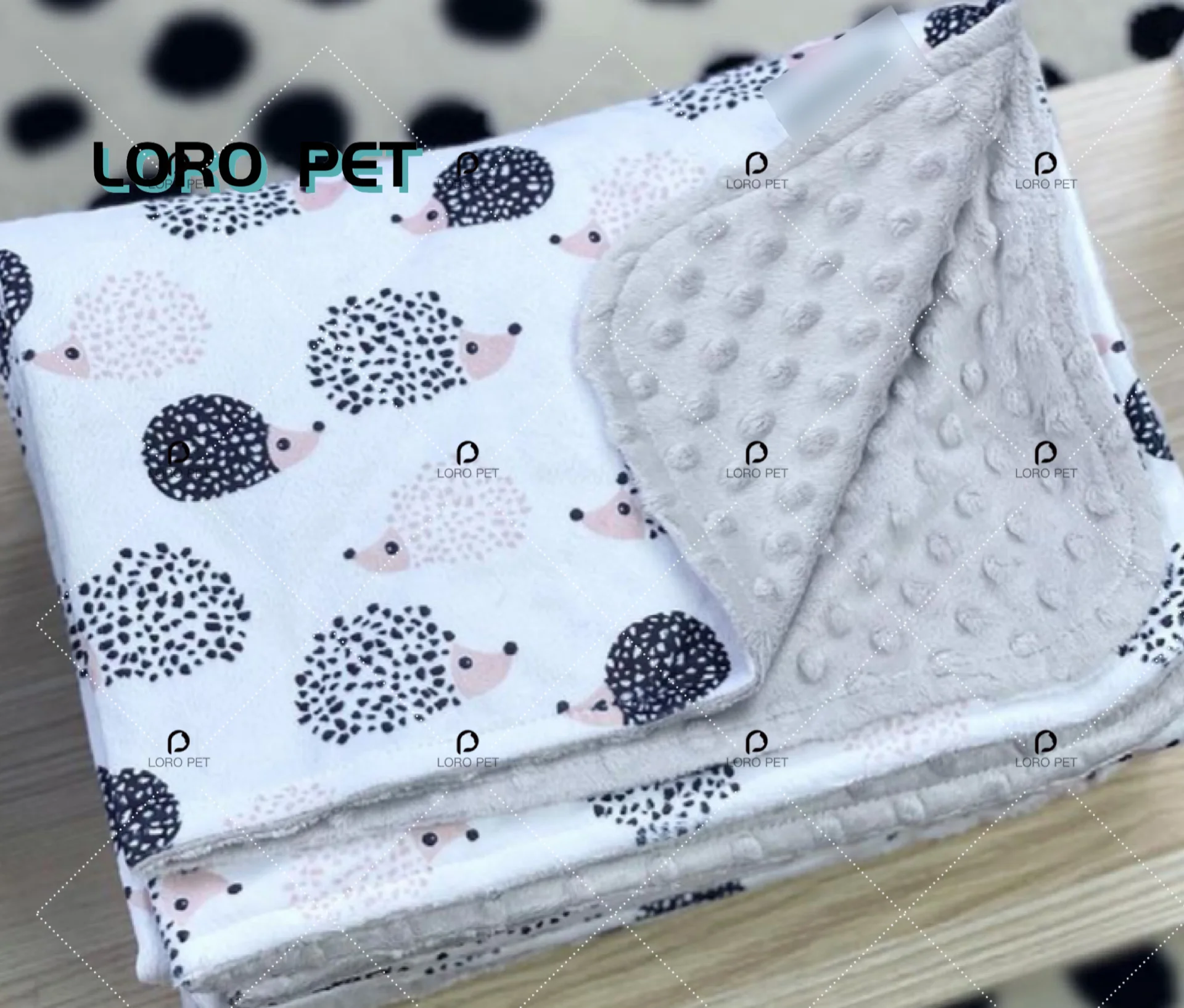 Hot sale 100% polyester custom logo soft and warm flannel fleece and sherpa two layer pet dog blanket