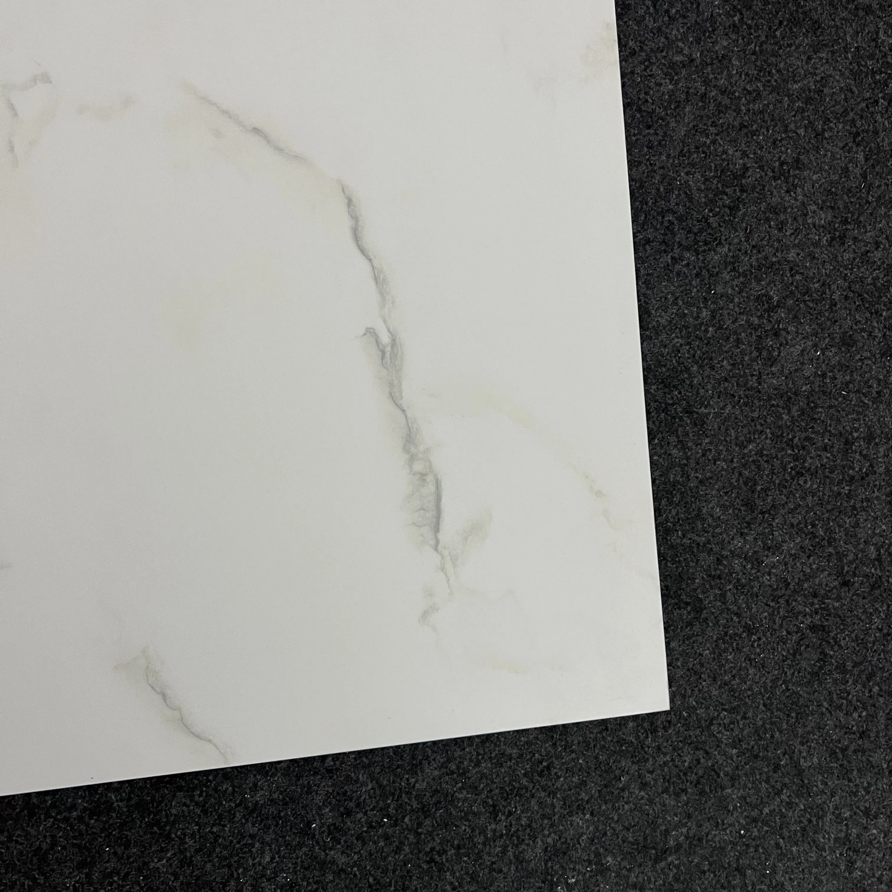 Мягкая полированная и глянцевая поверхность настенная плитка