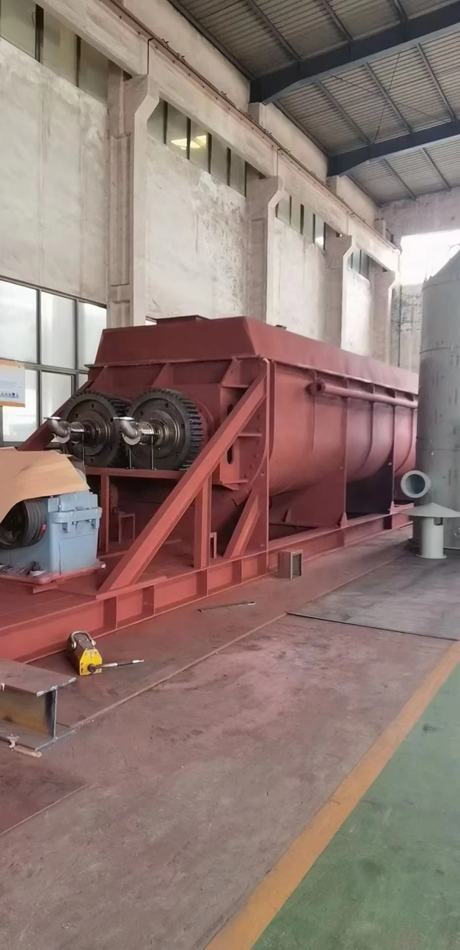 Horizontal steam hot oil solid waste sewage sludge dryer with low energy low temp from SenVen