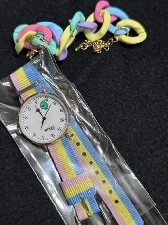 NW1328  Strawberry Print Dial Quartz Watch with  Bracelet