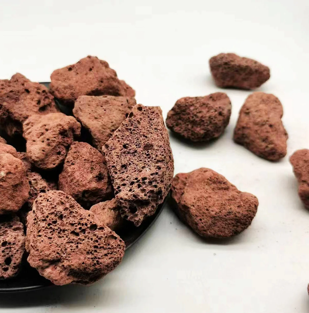 Natural Stone Wholesale Price Red And Black Volcanic Basalt Lava Rock For Landscaping Garden Decoration