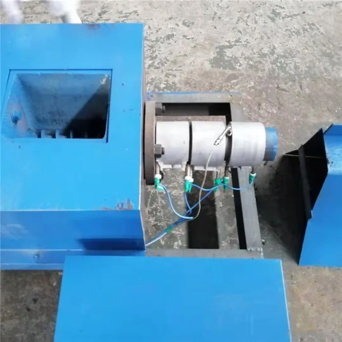 Wood chips sawdust briquetting machine biomass briket press machine in China