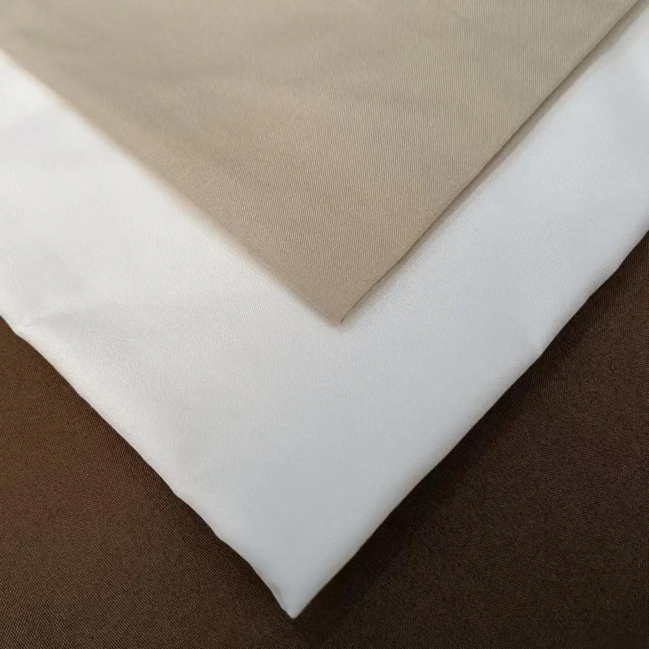 Home Textile 60-140 GSM Solid Color Microfiber Brushed 100% Polyester Dyed Bed Sheet  Fabric Price Per Meter In Rolls
