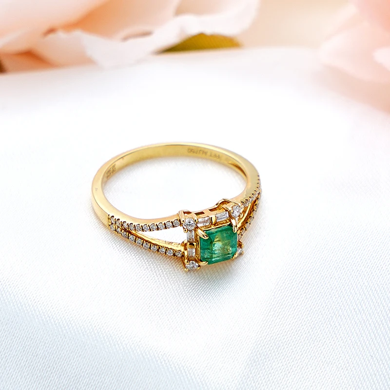 Emerald diamond lace diamond jewelry for women hollow-carved design 18K gold ring