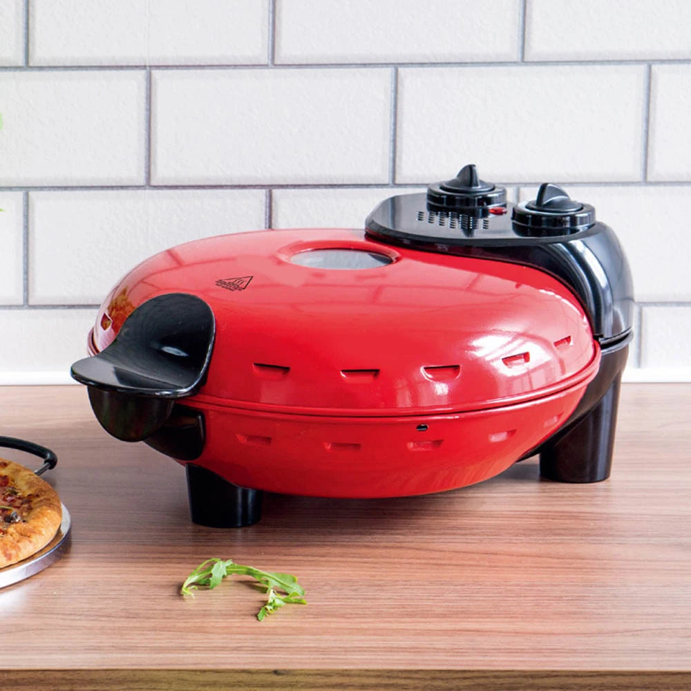 Stone baked pizza maker with view widow on the