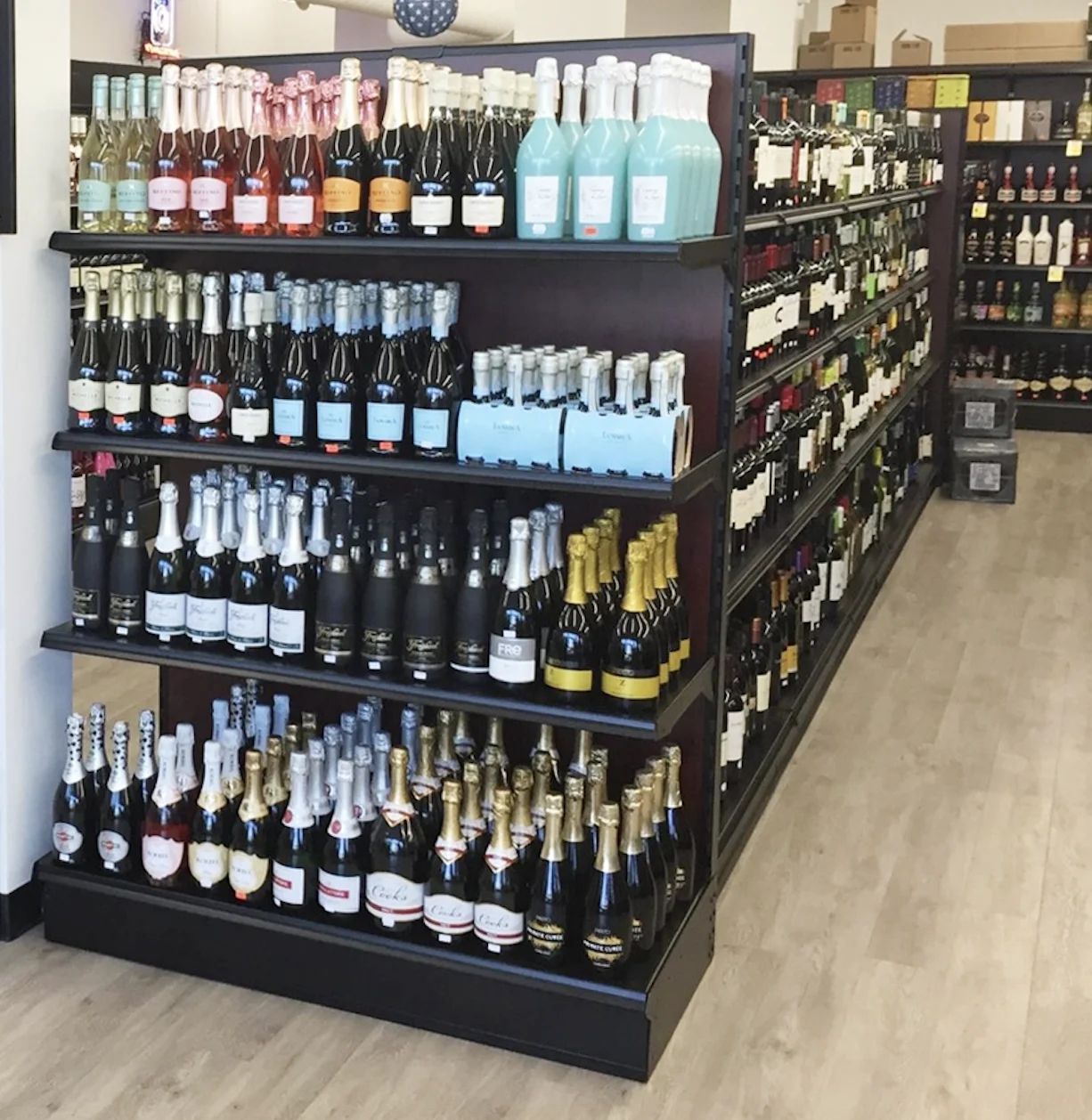 Heavy Duty Supermarket Shelves Rack Black Gondola Shelving For Liquor Store