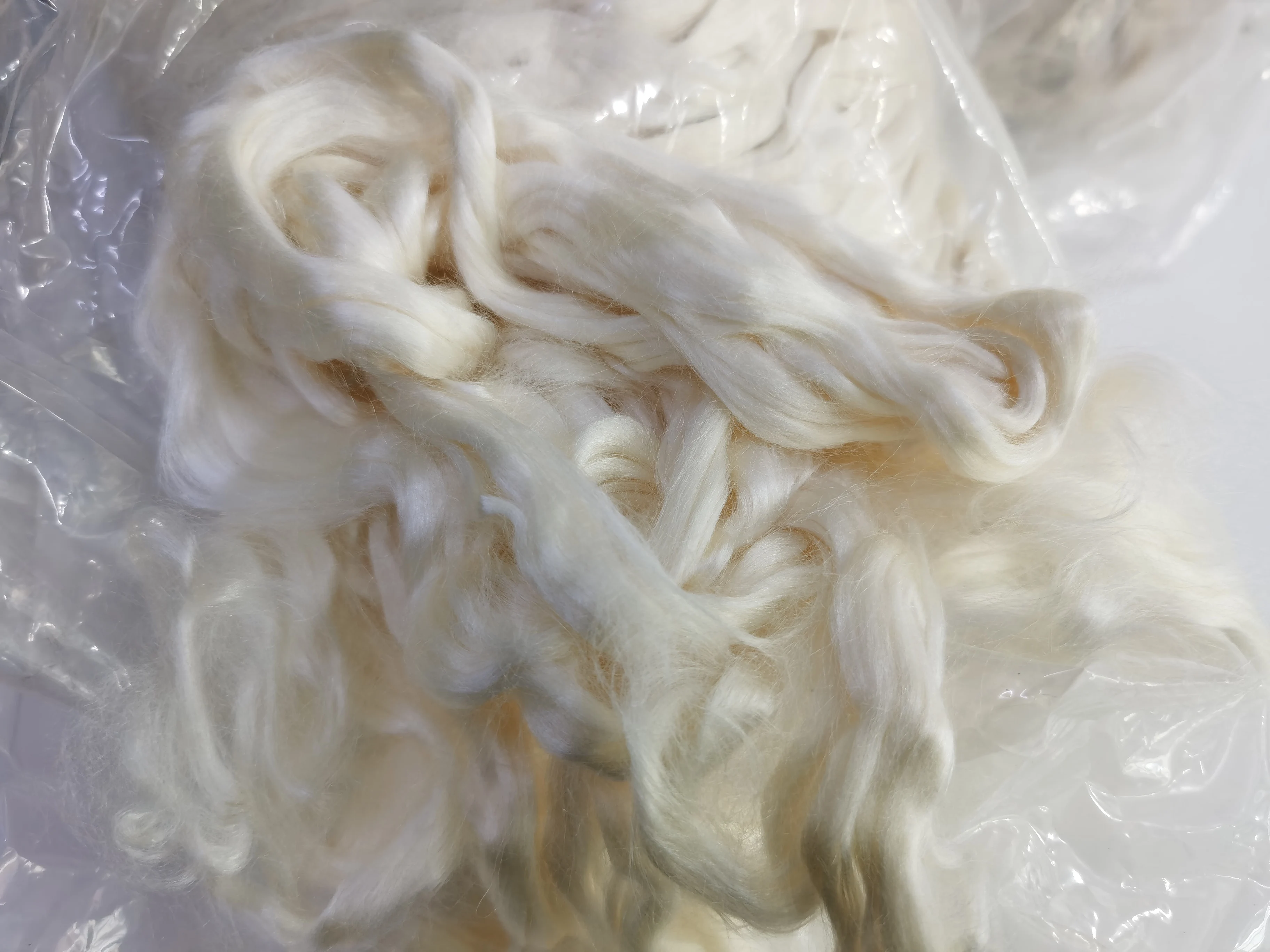Pure silk 10cm length roving fiber tussah silk sliver bleached color mid long fiber 100% silk sliver for spinning