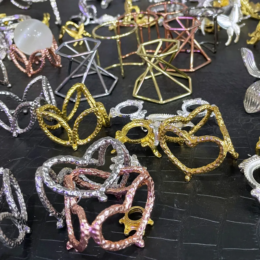 Wholesale Various Metal Display Stand Base Crystals Sphere Metal Stand For Dec