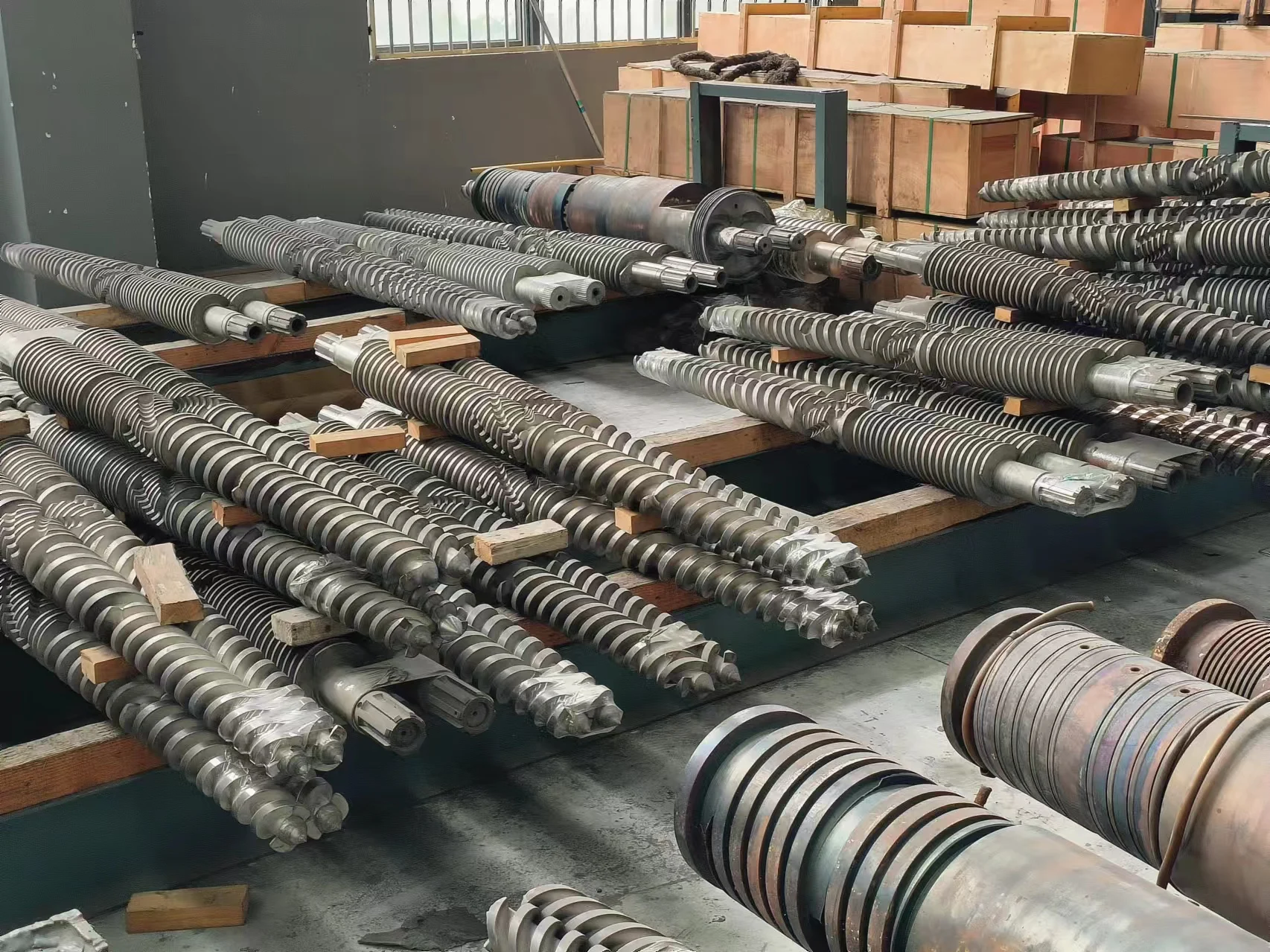 Manufacturer of conical/parallel twin screws