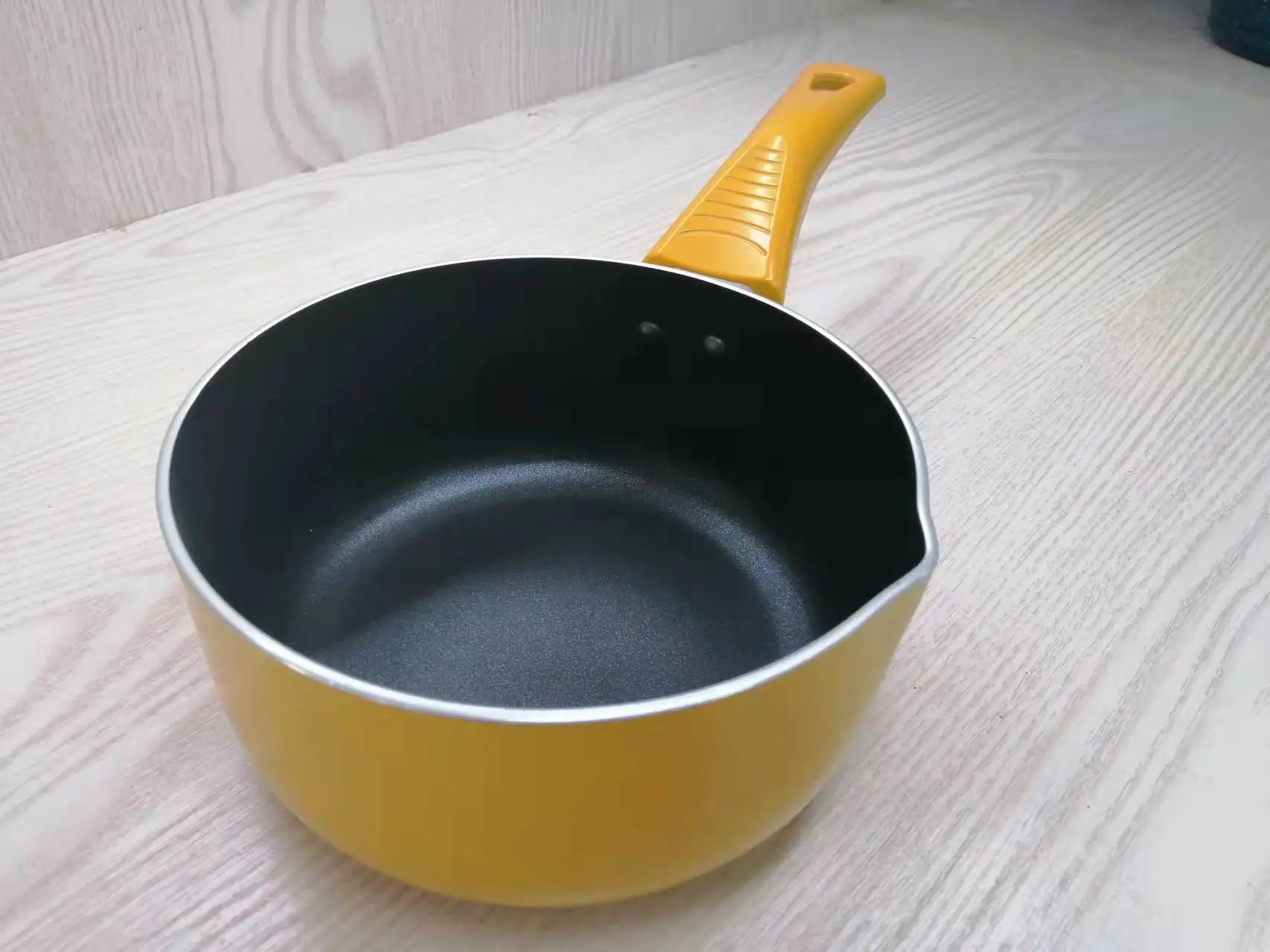 Kitchen Cookware Pot Pressed Aluminium Sauce Pan Non-stick Cookware