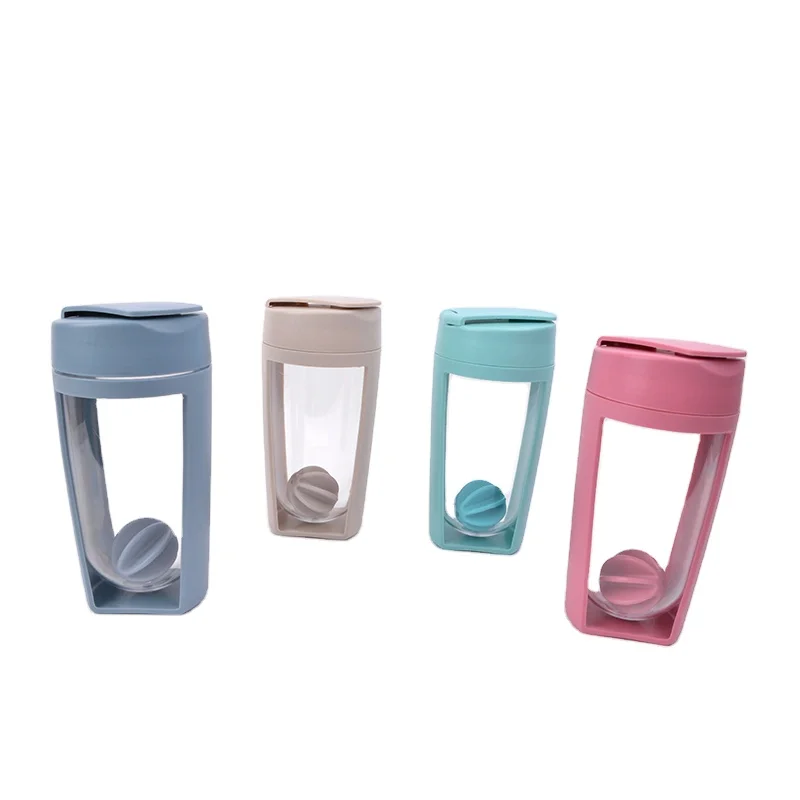 2022 Hot Sell Portable Bpa Free Plastic Gym Protein Powder Shaker Water Bottle 600ml With Ball
