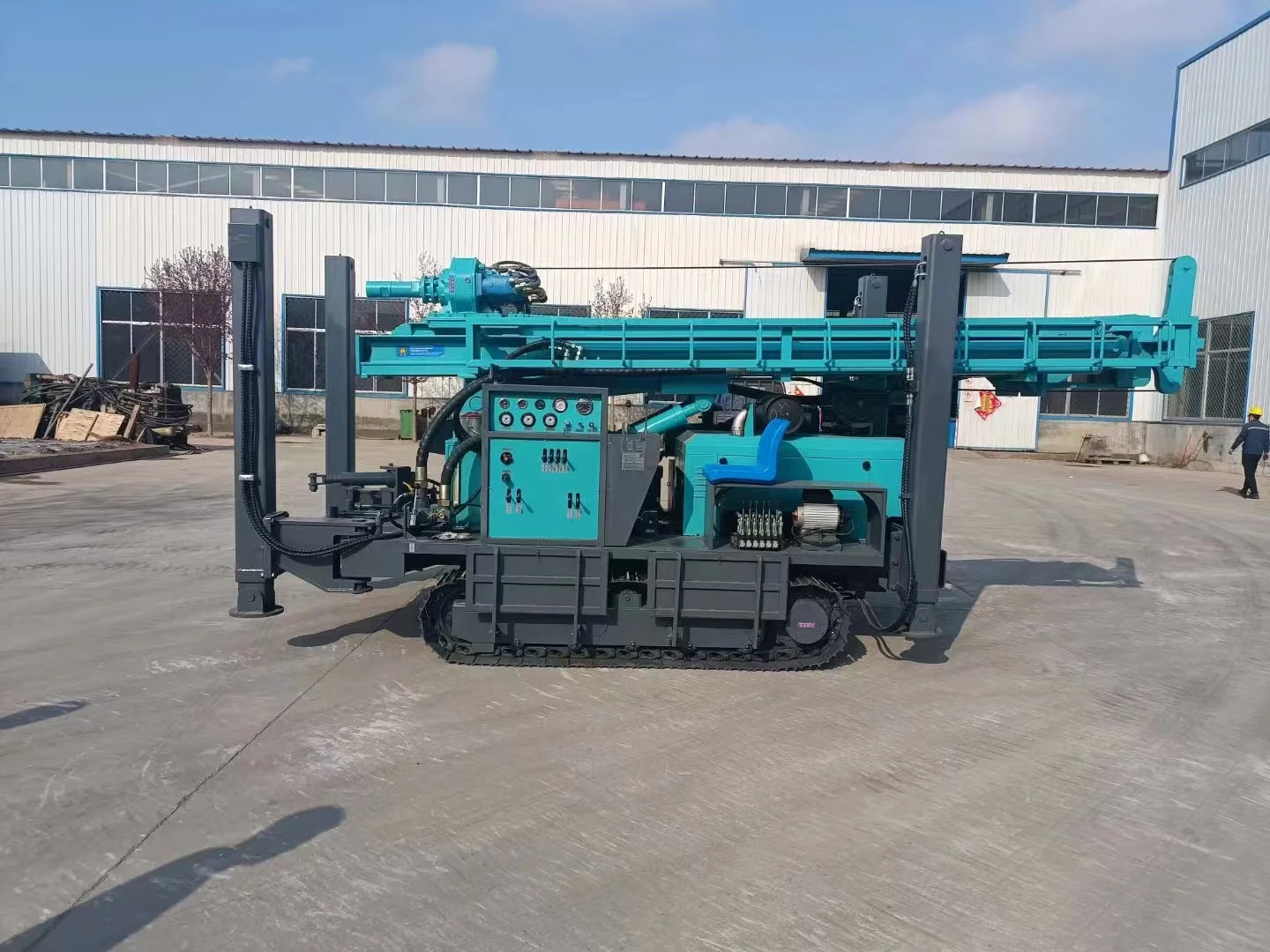 Factory 300m water well drilling rig Water Well Drilling Rig With Mud Pumps Mud Drilling Rig