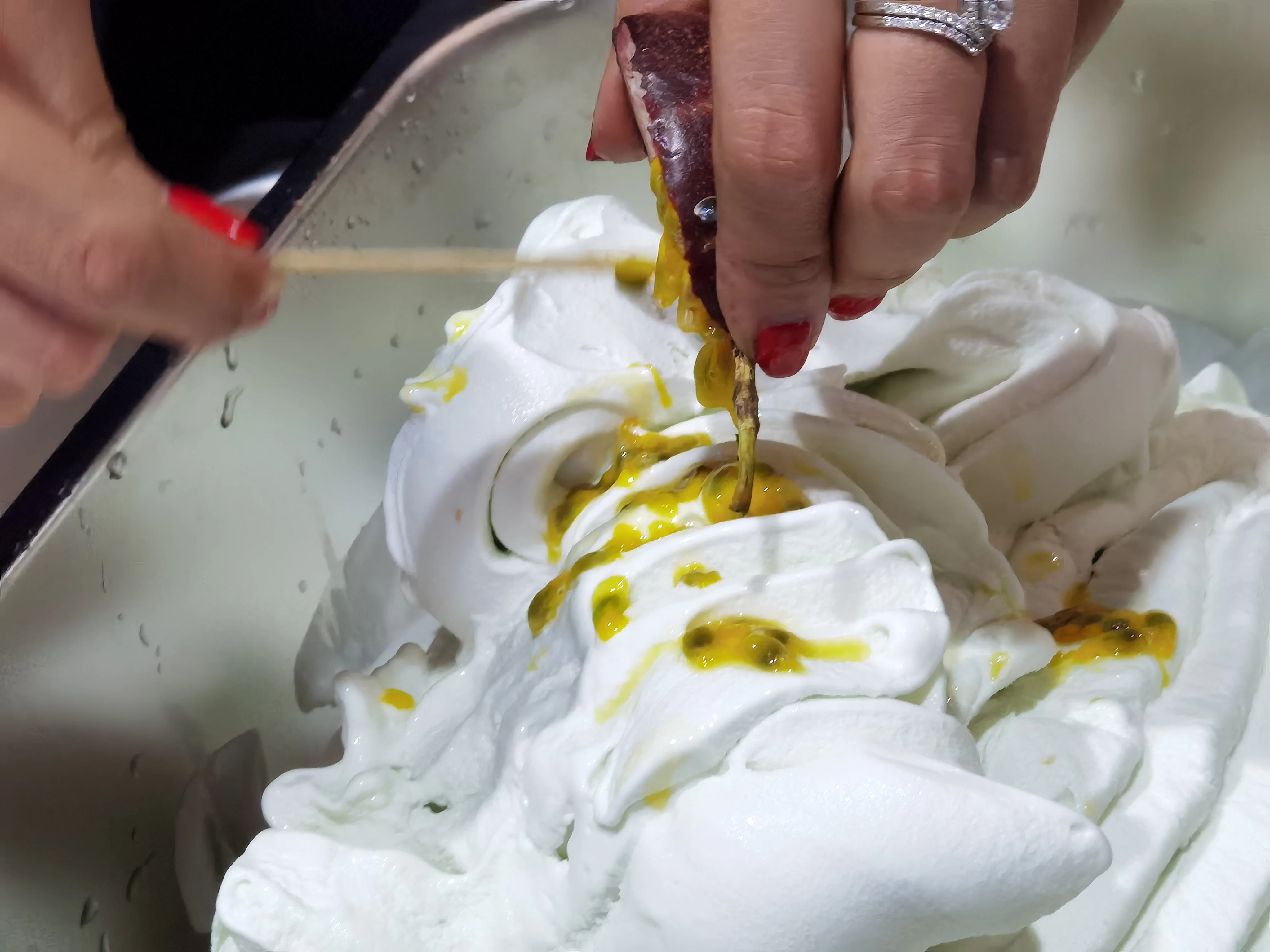 Wellcooling table top small sundae sorbet gelato hard ice cream machine