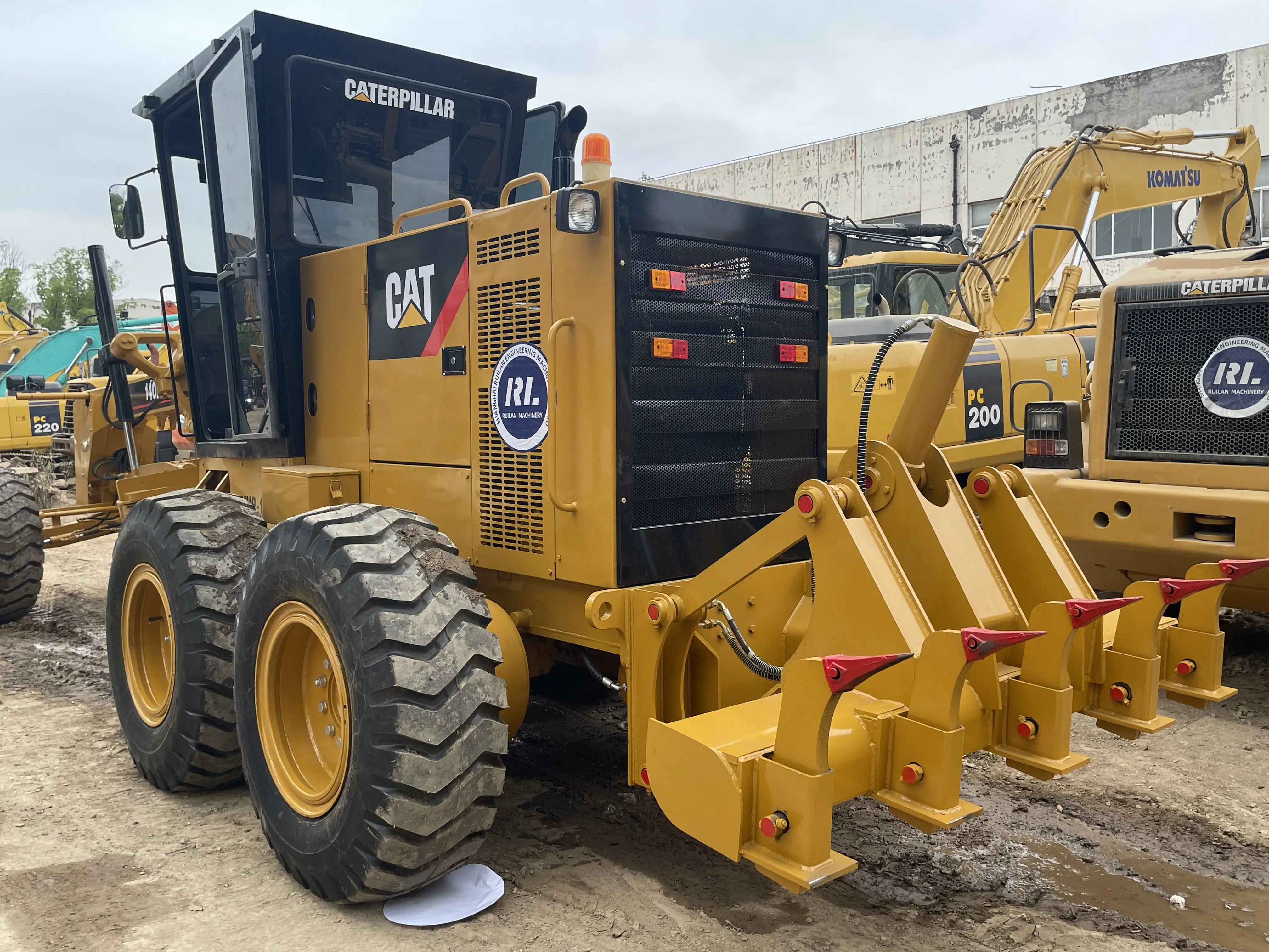 Spot Low Price Excellent Second-hand Original Grader Caterpillar Cat140h Low Working Hours, New Year Grader for Sale