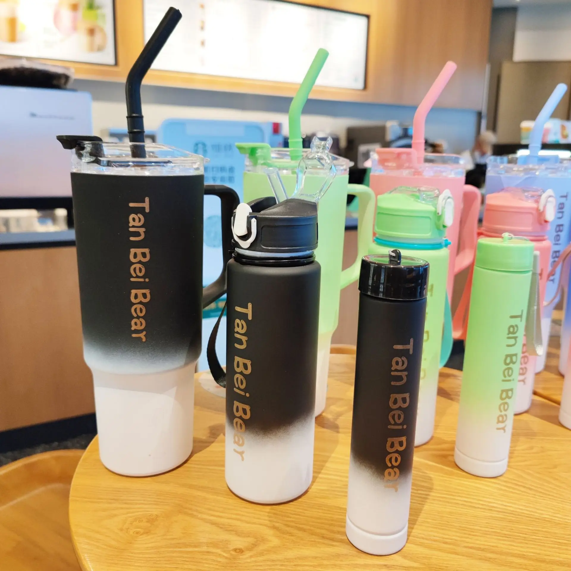 Popular Products 2024 3 in 1 Water Bottle 3Pcs/Set Gym Pop Handle Plastic Fitness Motivation Water Bottle With Straw