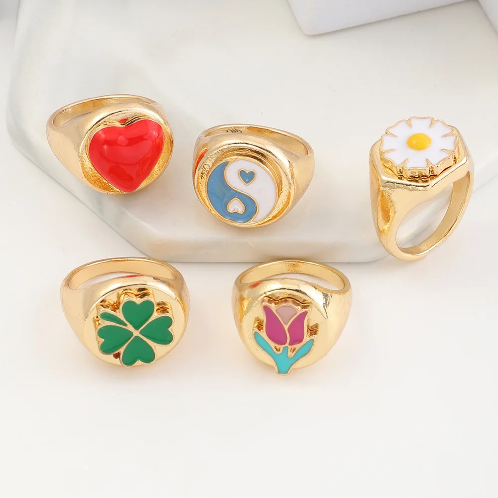 
Chunky Gold Rings Y2K Enamel Yin Yang Ring Daisy Butterfly Flower Signet Polished Stacking Minimalist Statement Rings for Women 