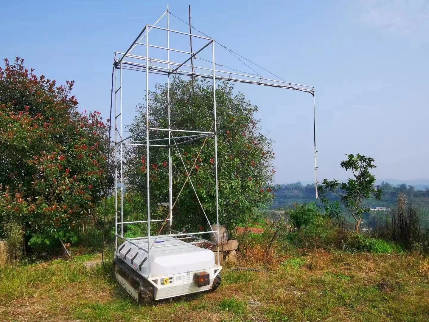 Remote control agricultural use 300/500/1000L efficient sprayer agriculture for farm/orchard