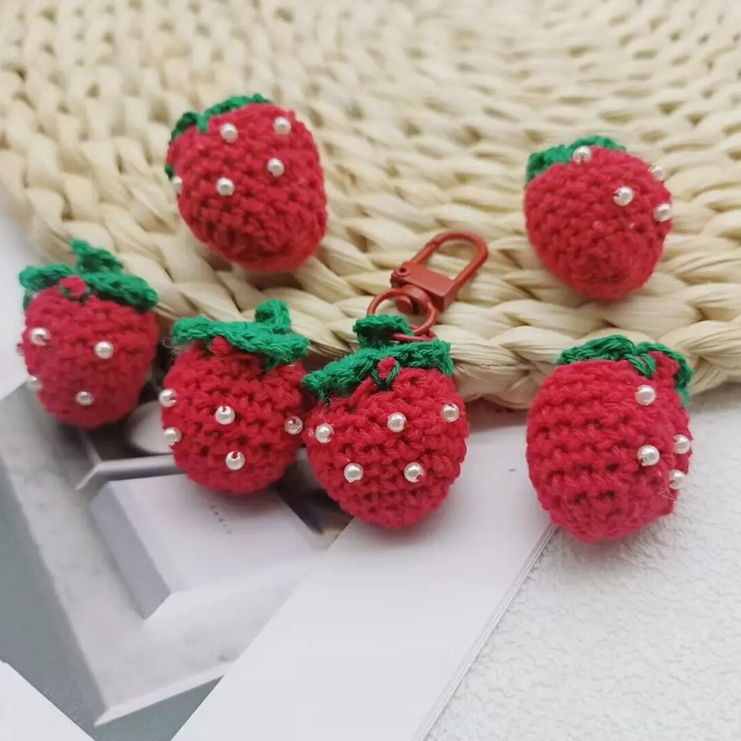 Handmade Knitted crochet strawberry keychain For Women Girl Crocheted fruit strawberry Pendant Car Key Rings Handbag Charm Gift