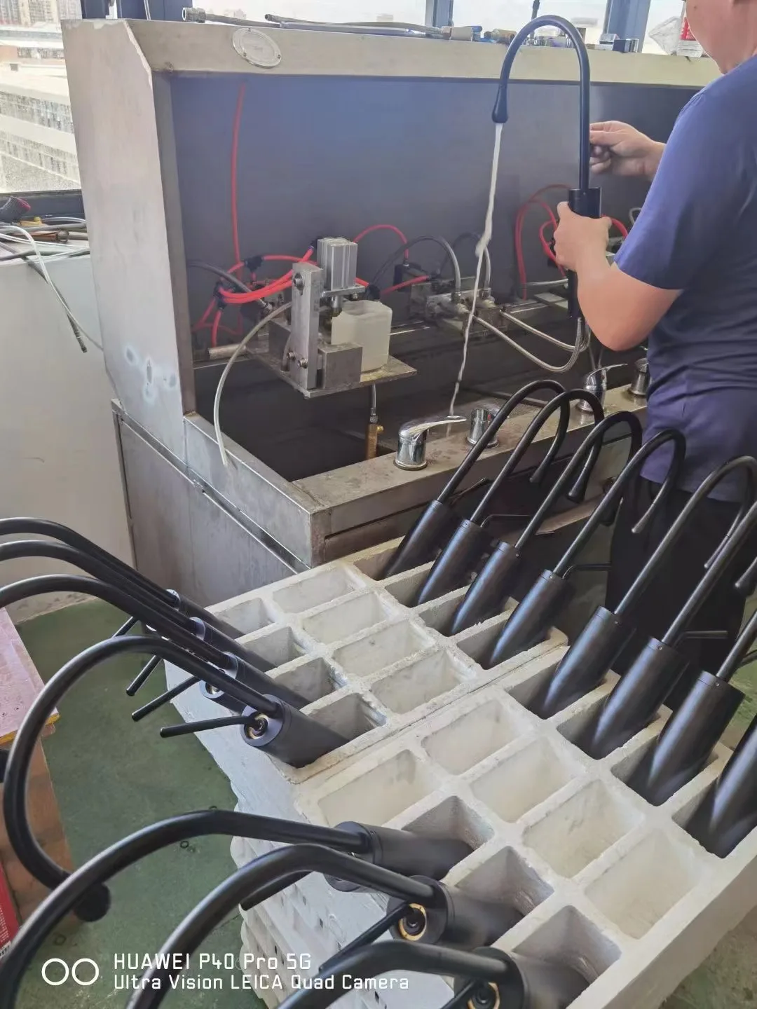 Black High Quality Bathroom & Kitchen Hot Cold Water Basin Mixer Taps 304 Stainless Steel Sinks Faucet