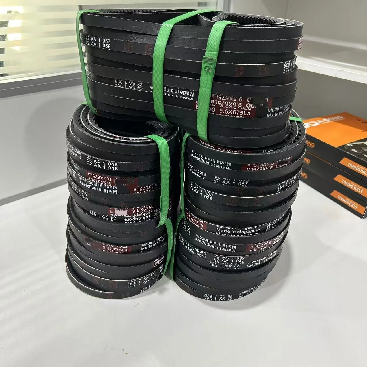 AV10 Engine Teeth 9.5X835La Rubber V-Belt Customizable OEM V-Belts for Automotive