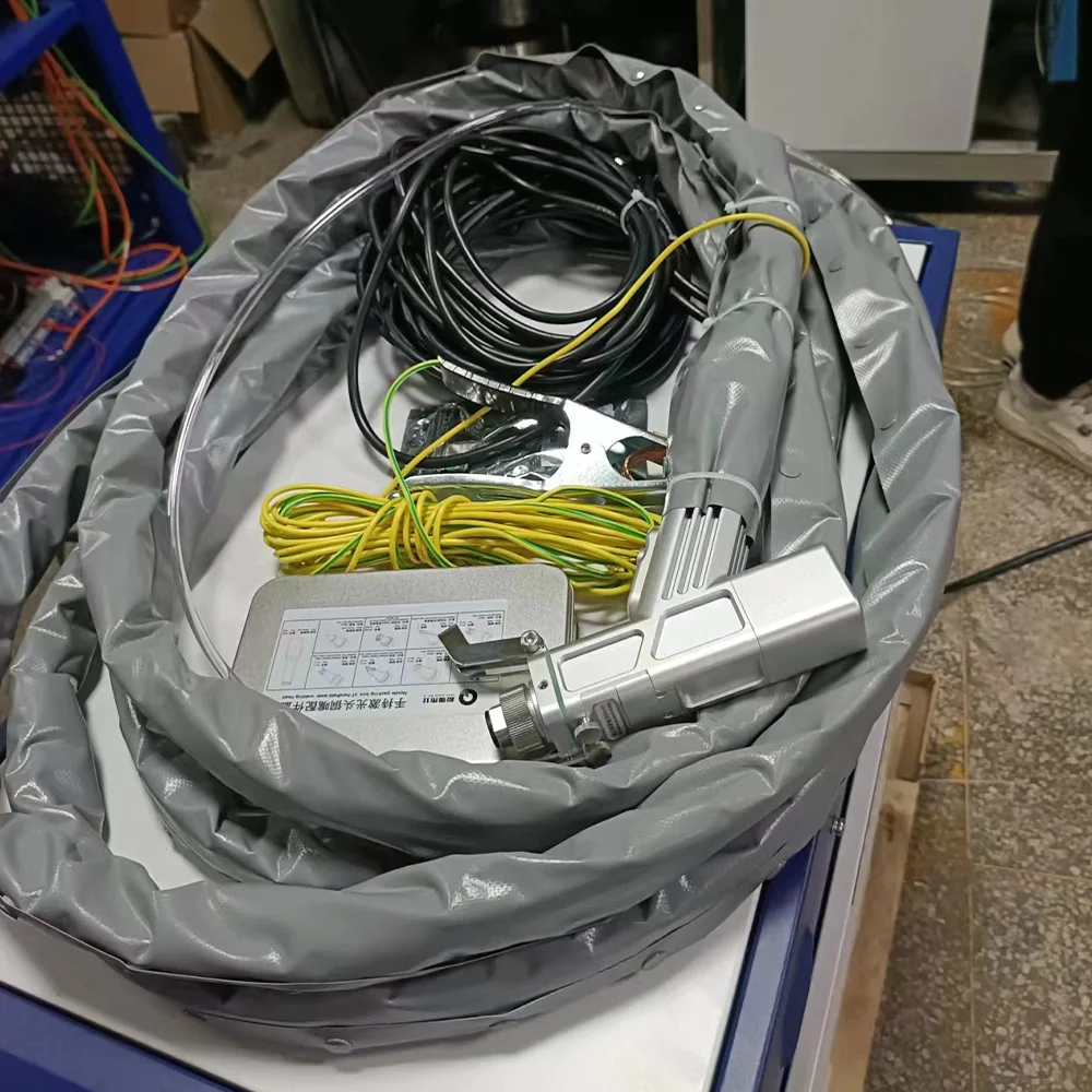 2024 Laser Welders New Type 1000w 1500w 2000w Portable 3 in 1 Handheld Laser Cleaning Machine Laser Welding Machine