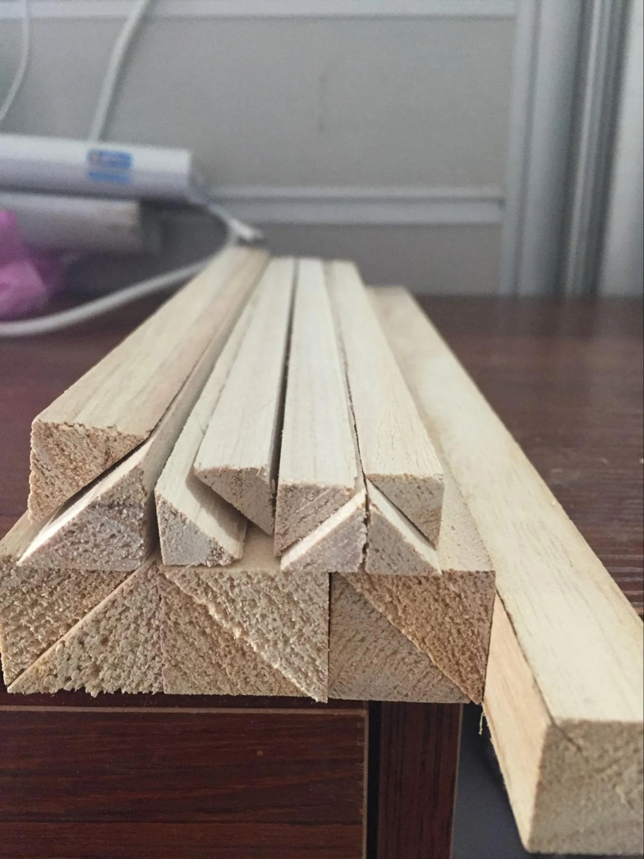 The manufacturer customizes the length and thickness of Paulownia sticks in different sizes Paulownia wood board