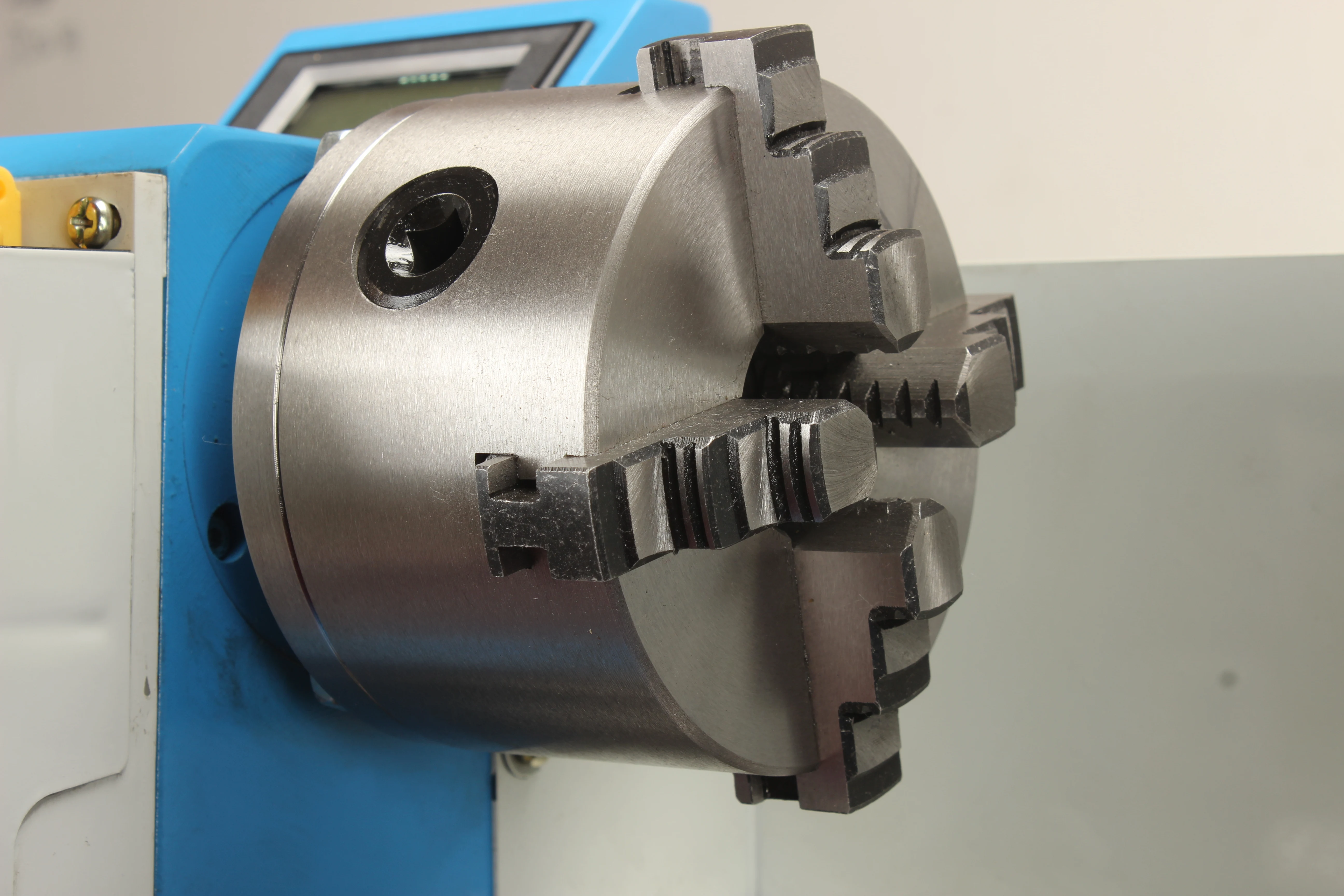 DIY0714 mini metal lathe machine for school education and hobby users with 20mm spindle bore