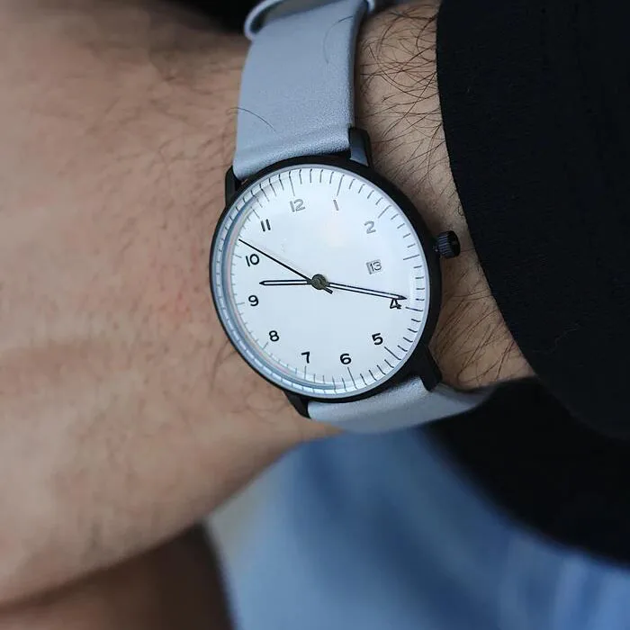 Custom logo Stainless steel double dome glass Minimalist men quartz watch