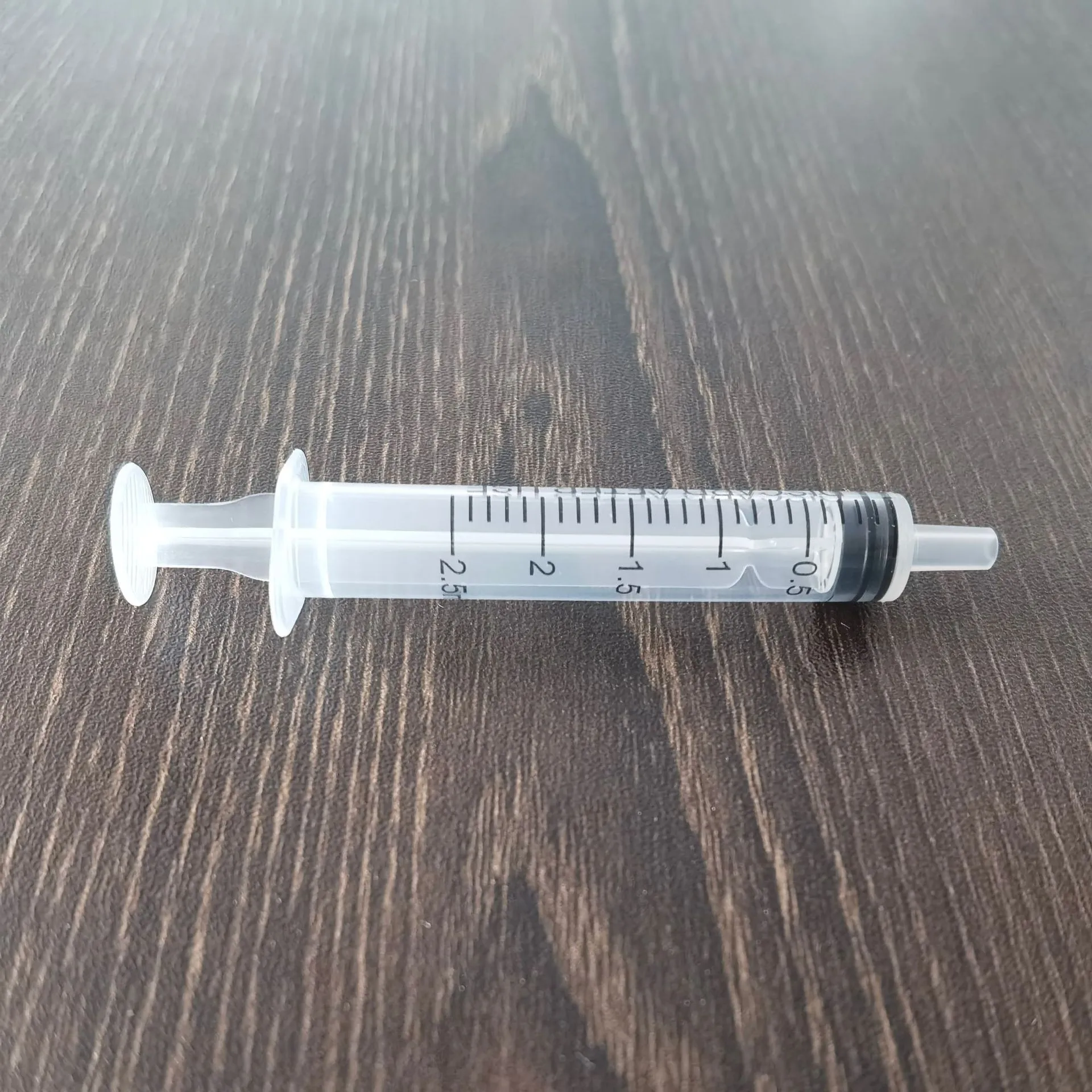 1/2/2.5/3/5ml plastic Disposable Plastic Syringe Needles Injection Syringe