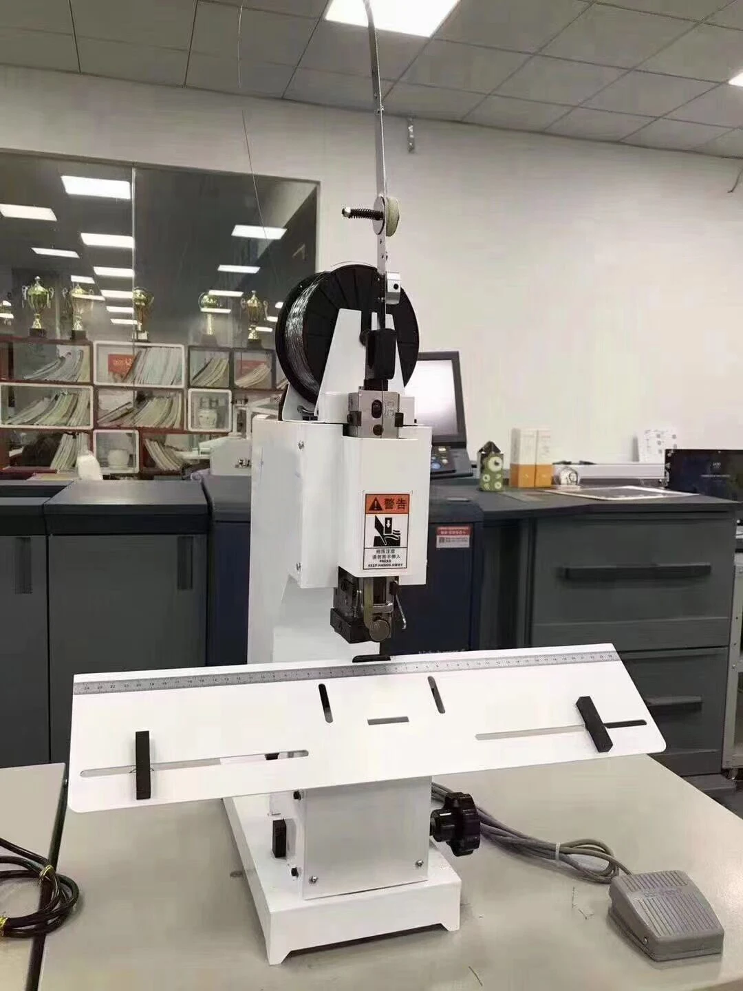 Desktop Saddle Wire Stitching Paper Stapler Stapling Machines