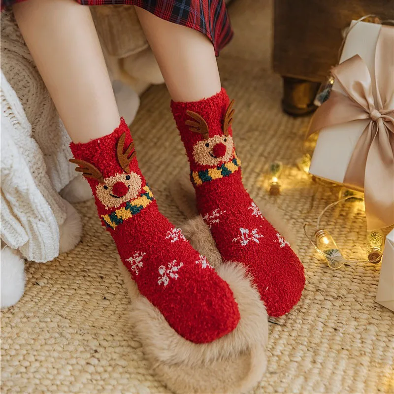 Wholesale High Quality Breathable Warm Socks for Women Cozy Fuzzy Winter Socks Coral Fleece Soft Crew Floor Christmas Socks