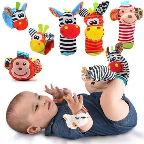 Low moq Cartoon 100% Cotton Soft Knitted Baby Wrist Rattle and Foot Finder Socks Musical Inflatable Toys for Boys 0-12 Months