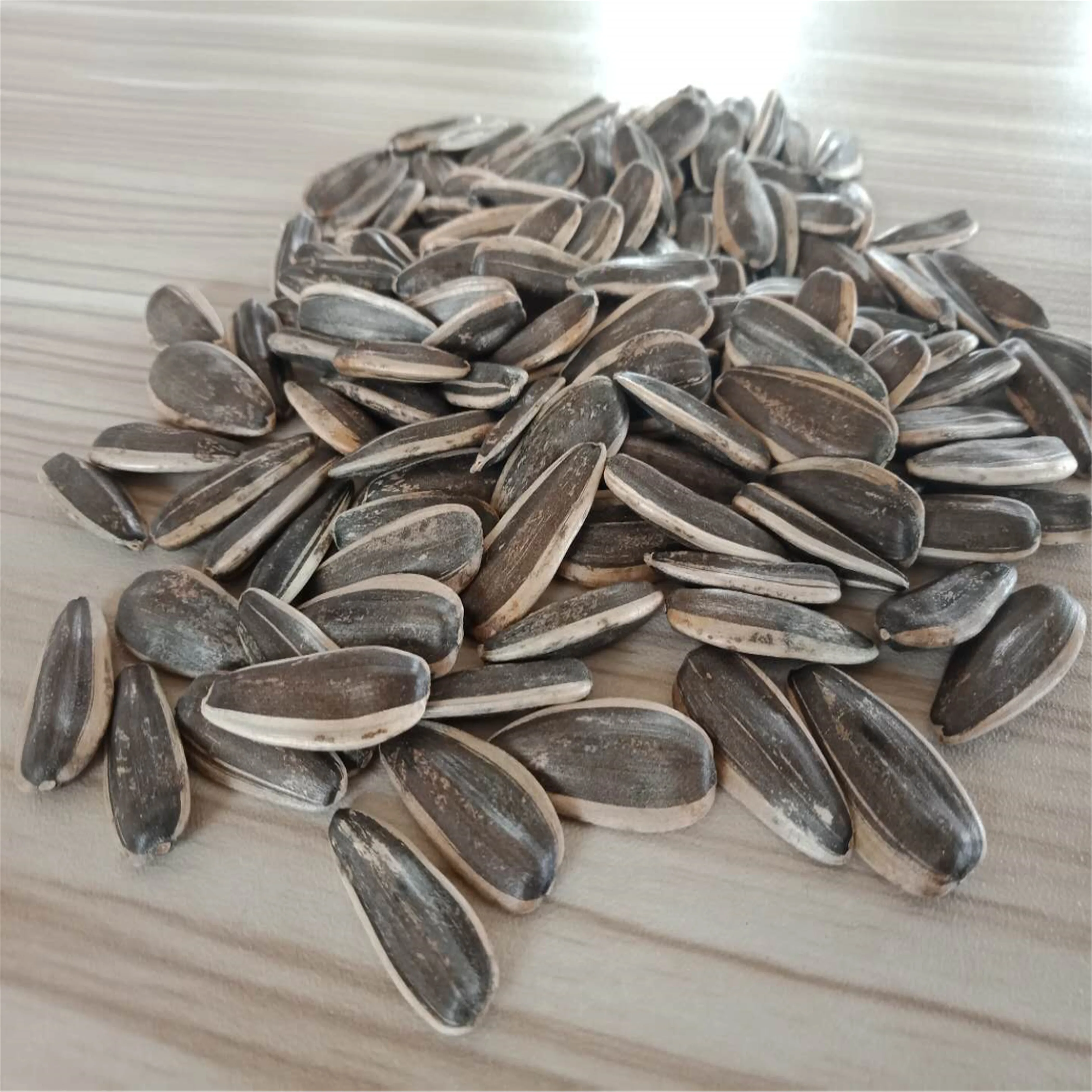 small bag original Chinese black flavor fried sunflower seed with wholesale