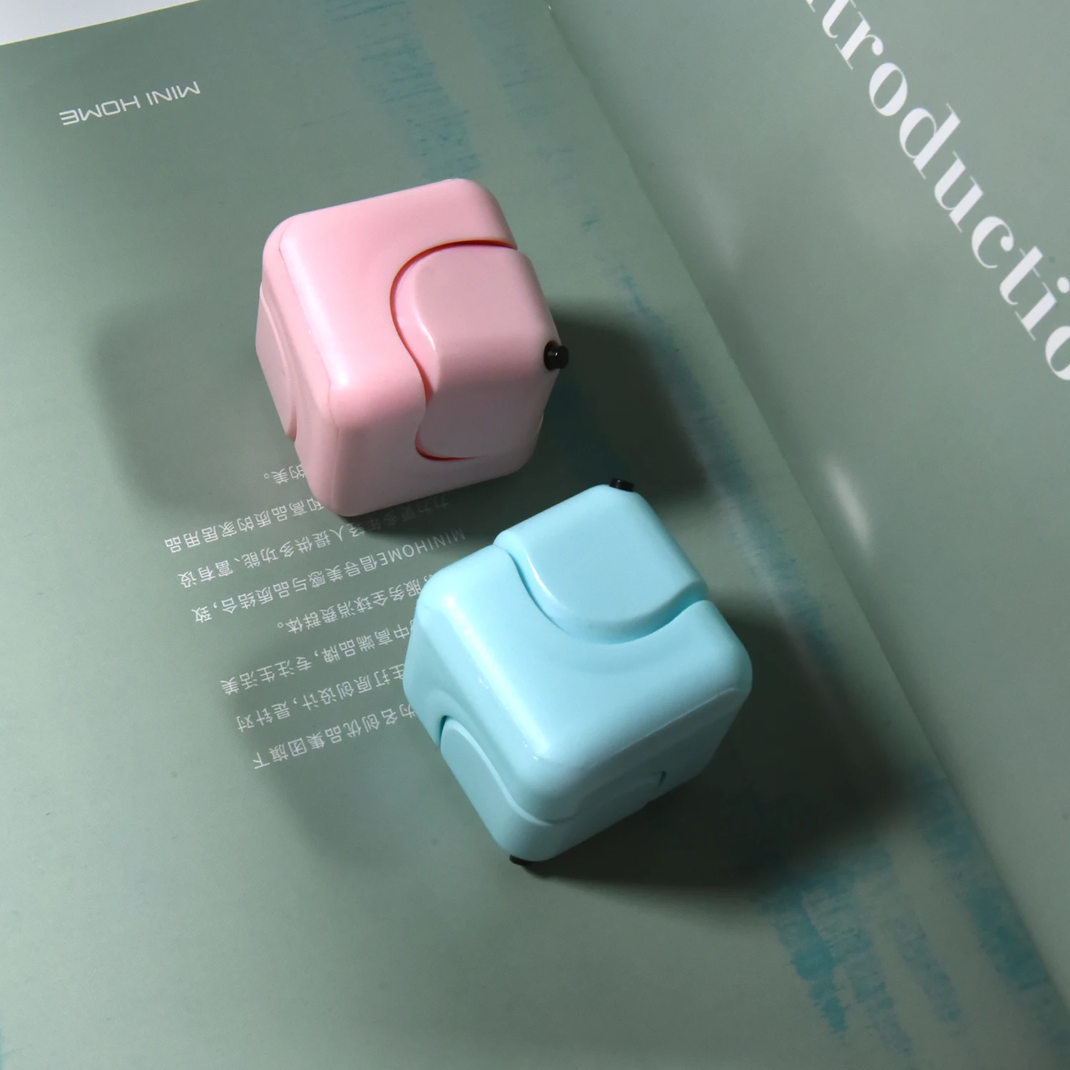 Amazon Top Seller Fidget Spinner Puzzle Ball Magic Gyro Toy Whirlwind Cube Stress Relief Toy