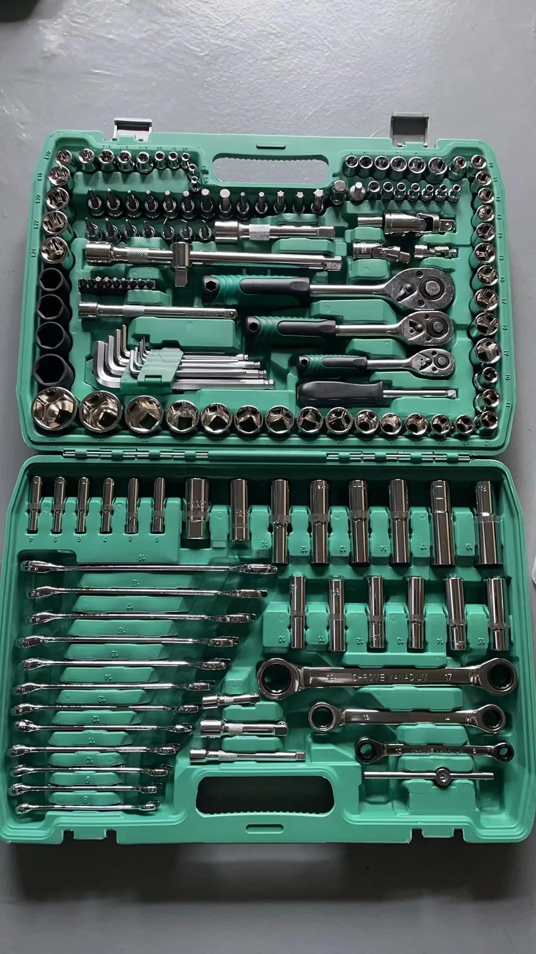 High end brand new repair wrench kit toolbox 151 pcs ratchet and socket kit