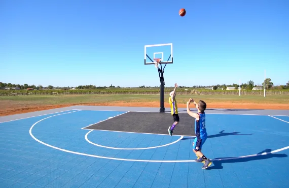 Plastic basketball court and badminton court flooring manufacture plastic floor mat