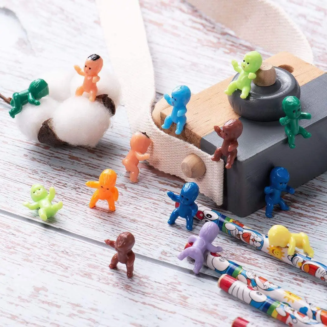 100pcs Mini Plastic King Cake Babies for Baby Shower Party Favors Ice Cube Game Party Decorations Mini Plastic Babies Doll