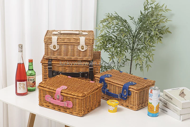 Wicker picnic basket factory wholesale customized wicker picnic gift hamper for 6 person with all accessories