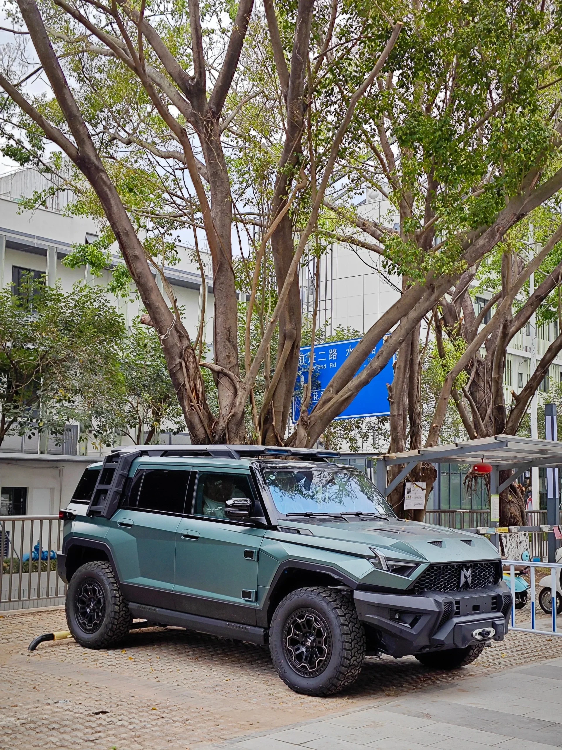 2024 dongfeng m terrain 917 luxury hybrid suv high tech 5 seater new energy electric vehicle offroad 4x4 m hero price on order