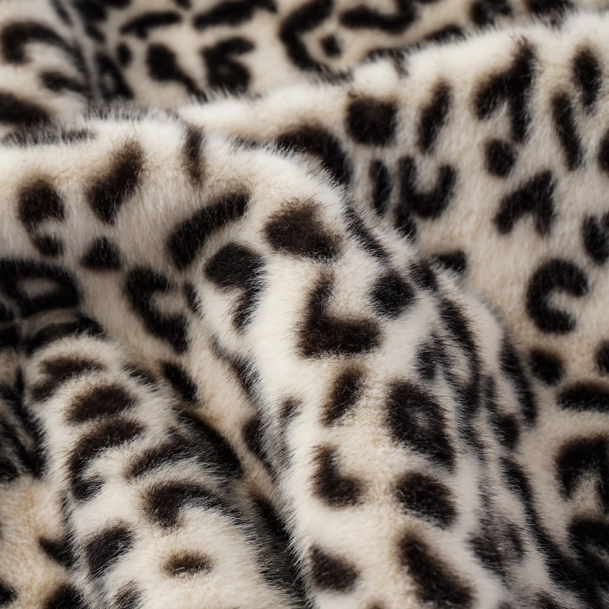 Best Seller Modacrylic Artificial /Polyester acrylic Tip Dyeing Long Pile Plush Faux Fur Raccoon Fur Fabric Use For Fur Collar