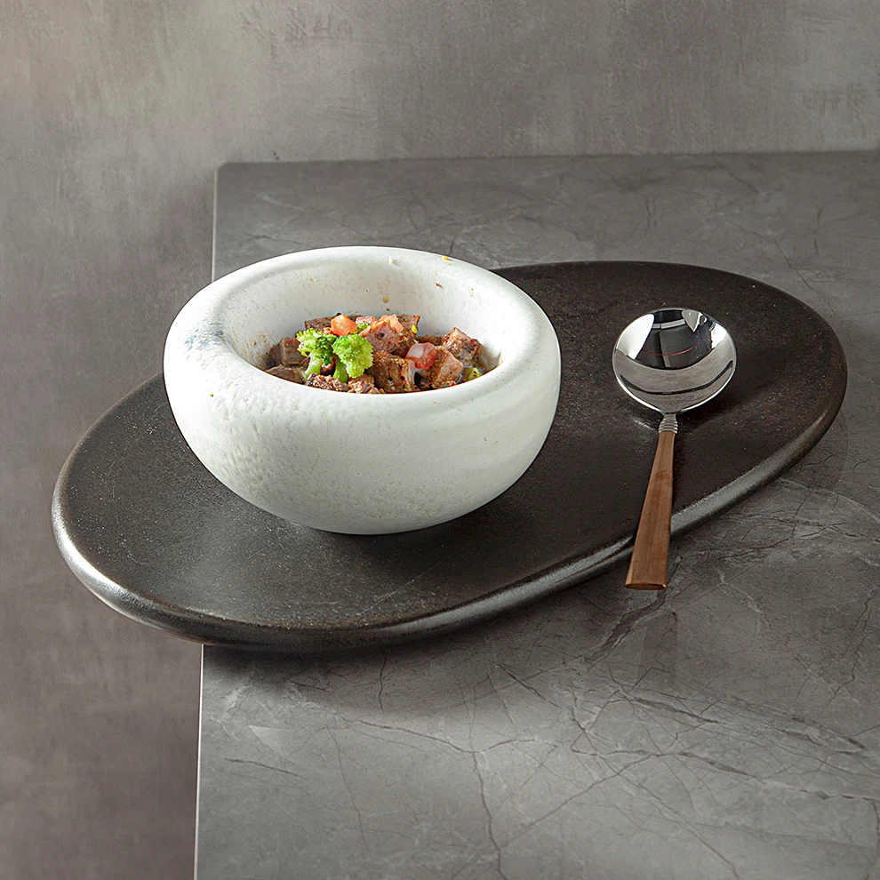 Shabby Chic OEM ODM Accepted Dinnerware Hotel 5.5 Inch White Color Ceramic Bowl Restaurant Artistic Feel Half Ball Soup Bowls