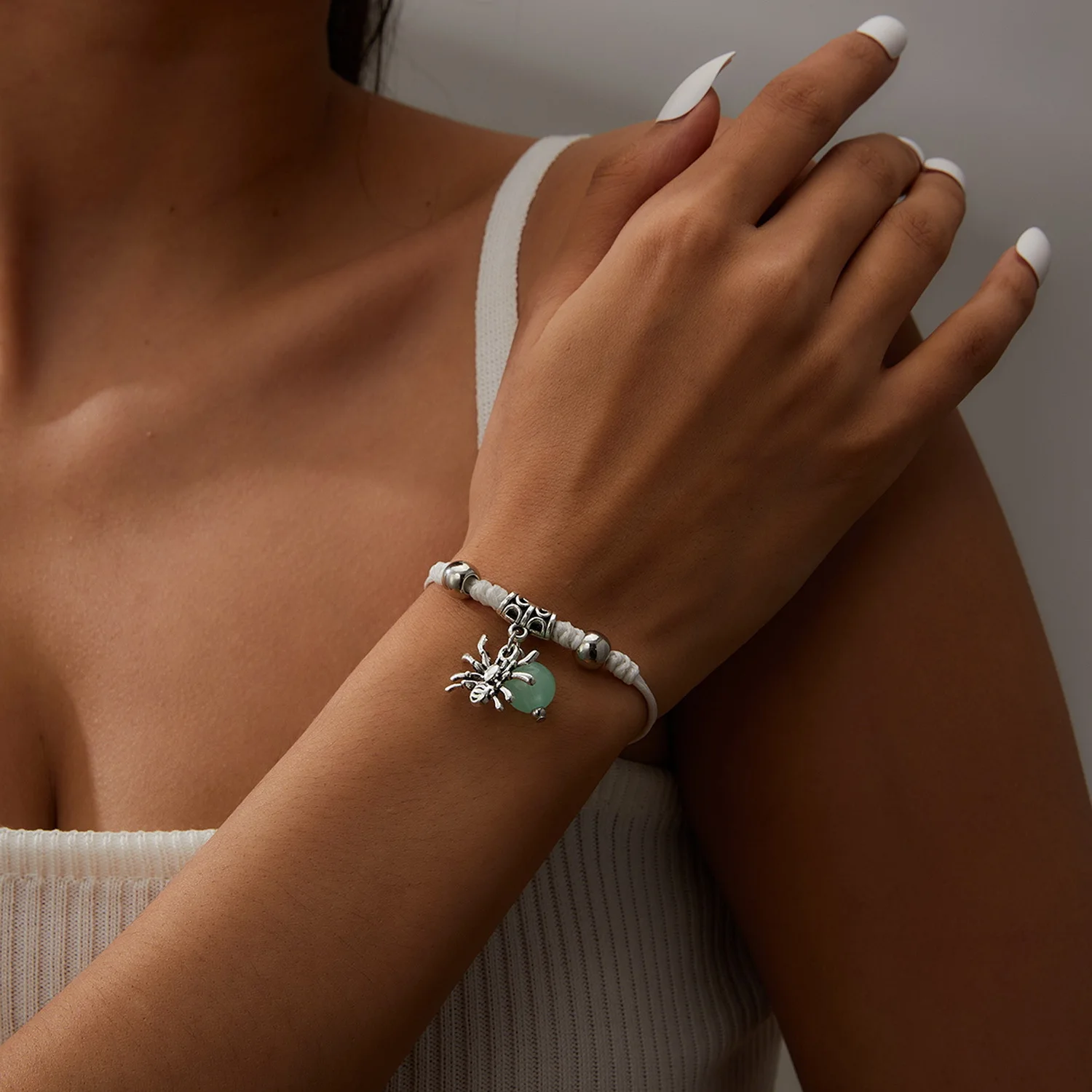 2024 New Halloween luminous personality thriller adjustable handmade spider glow bracelet