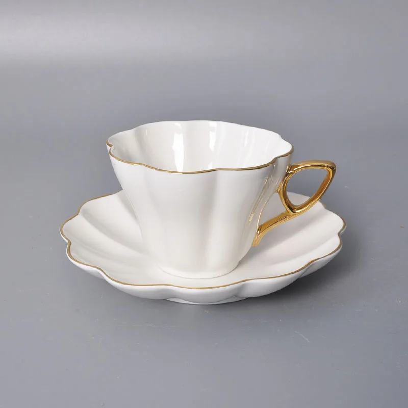 Игра de taza y plato с золотистыми краями Европейская Вечеринка белый винтажный фарфоровый кофе чайная чашка и блюдце набор