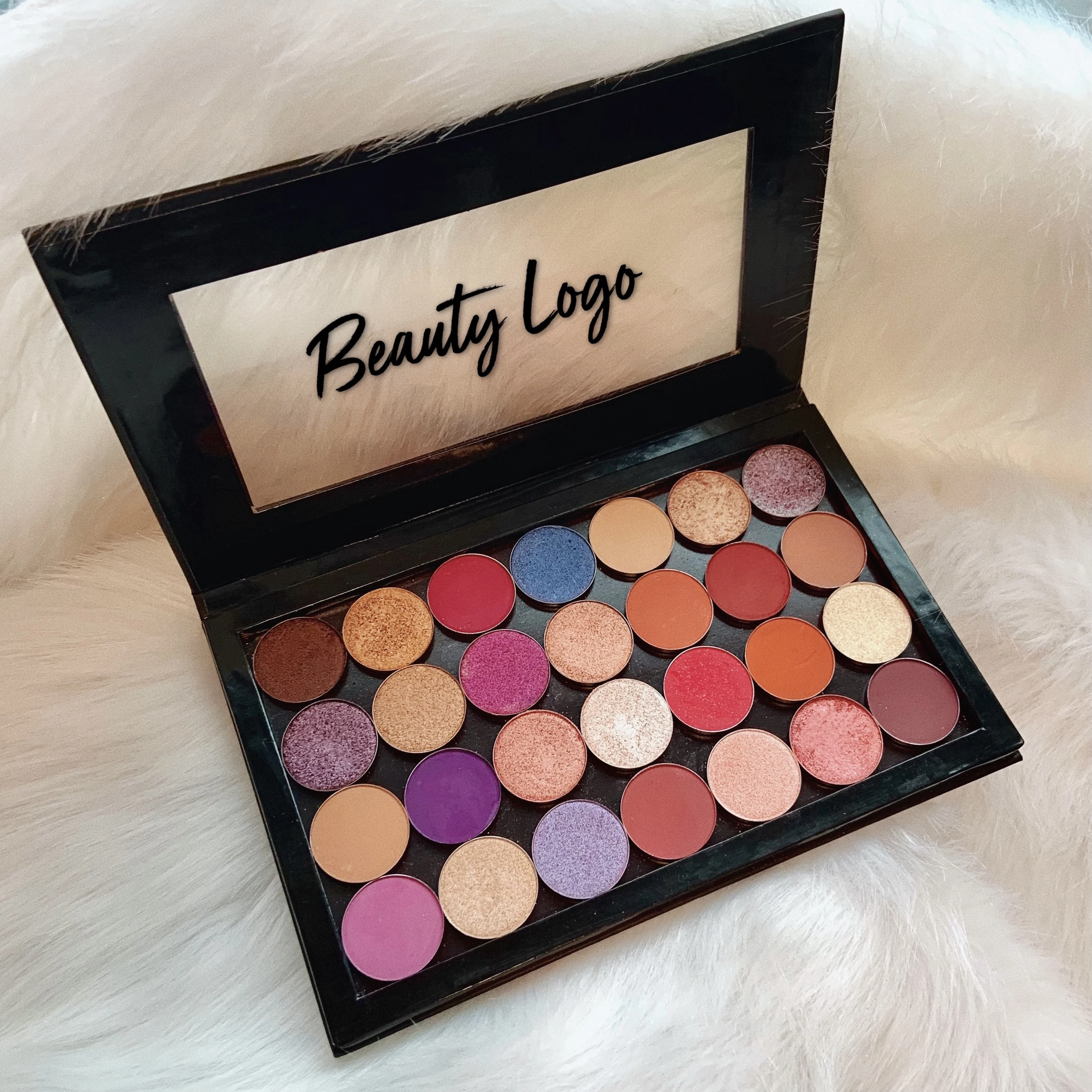 Private Label Waterproof Eyeshadow Palette High Quality Vegan Magnetic Makeup Palette with Matte Pigments for All Skin Tones
