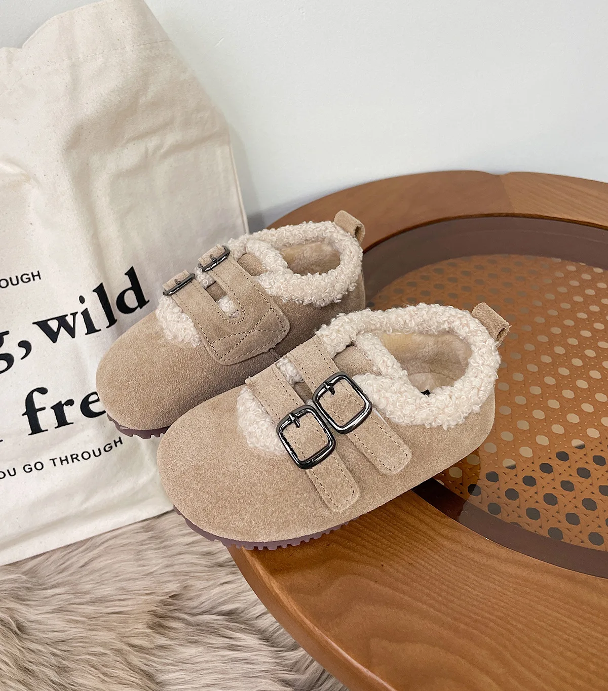 Bede Factory sells handmade leather baby shoes for boys and girls rubber-soled toddler shoes