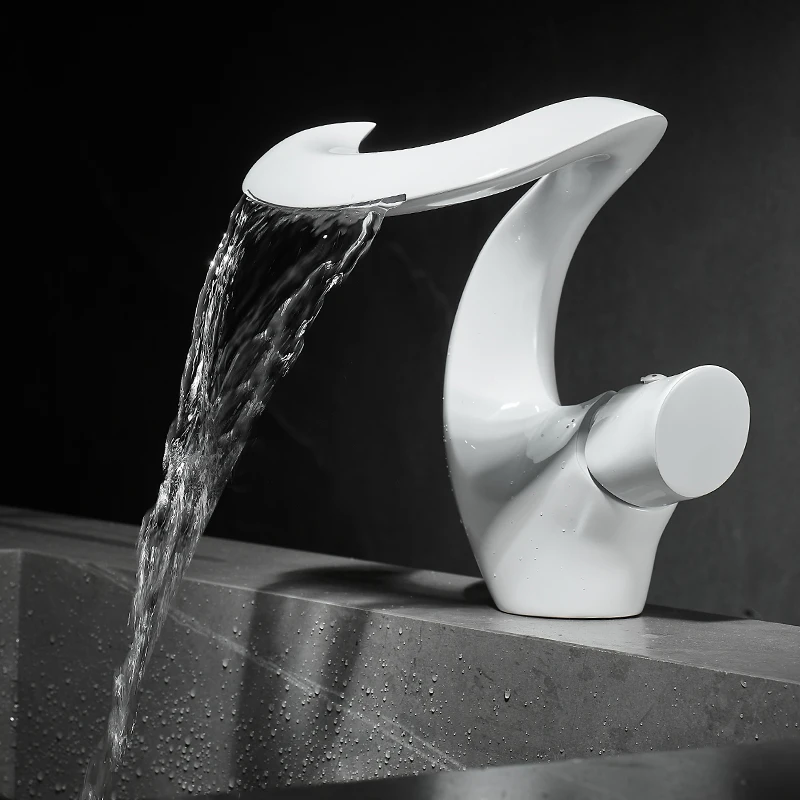 Single Lever Brass Basin Faucet New Brushed Gold Bathroom Taps Hot and Cold Water Mixer Tap for Bathroom and Laundry
