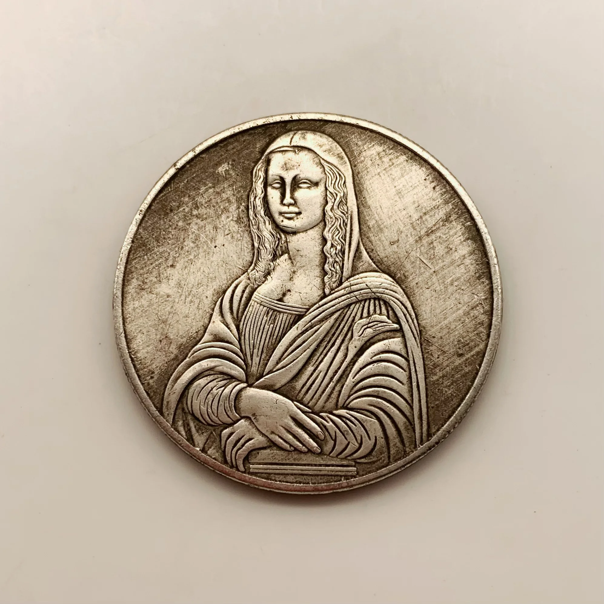 Antique handicraft Italy Mona Lisa brass antique silver plated old silver souvenir coin